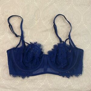 Victoria’s secret blue unlined lace bralette
